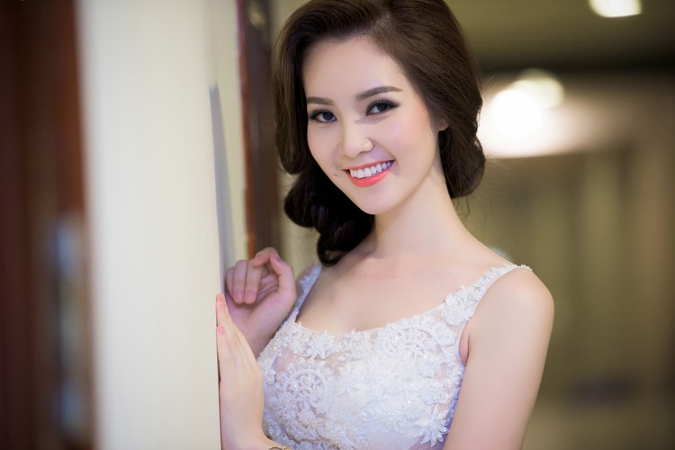 Thuy Van Hong Nhung khoe sac trong dem nhac Phu Quang-Hinh-10